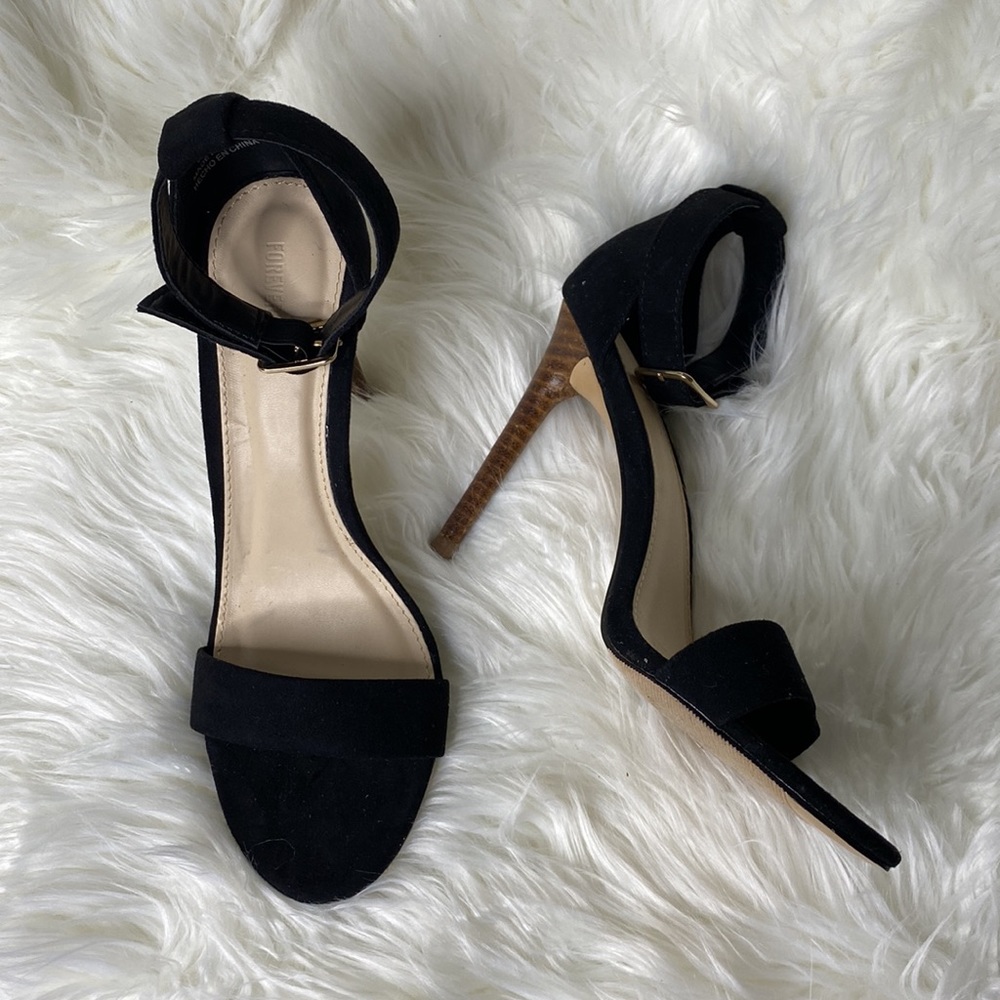 Forever 21 Black Faux Suede Heels Size 7
